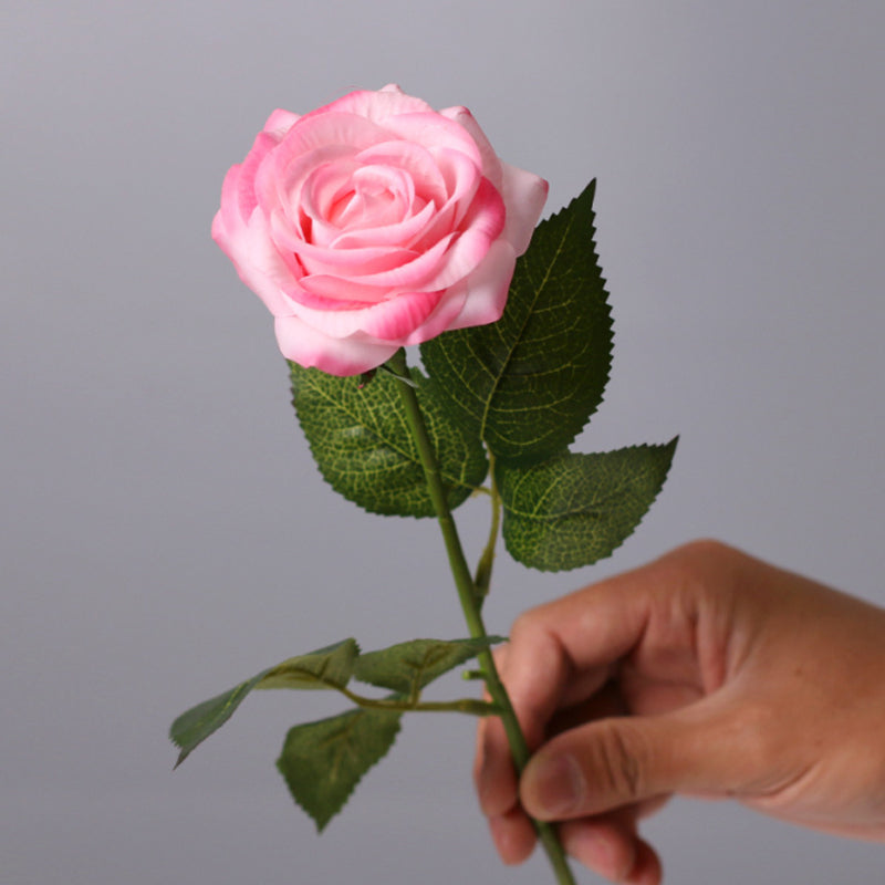 rose clair artificielle