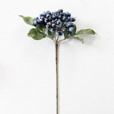 Cette image montre une décoration florale bleu