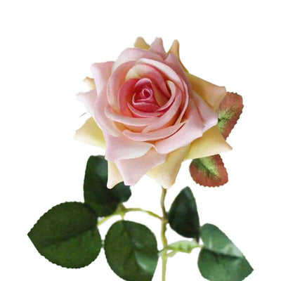 Cette image montre une rose artificielle haut de gamme en velours de couleur rose