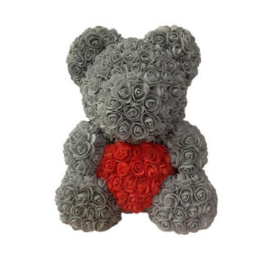 Ours en rose gris à cœur rouge